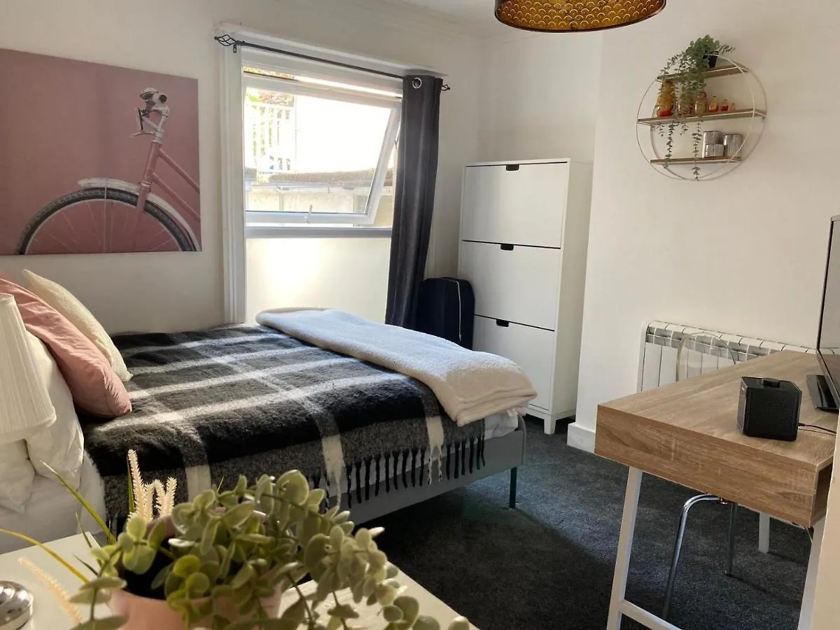 2Dbl Bed Flat Brighton/Hove location